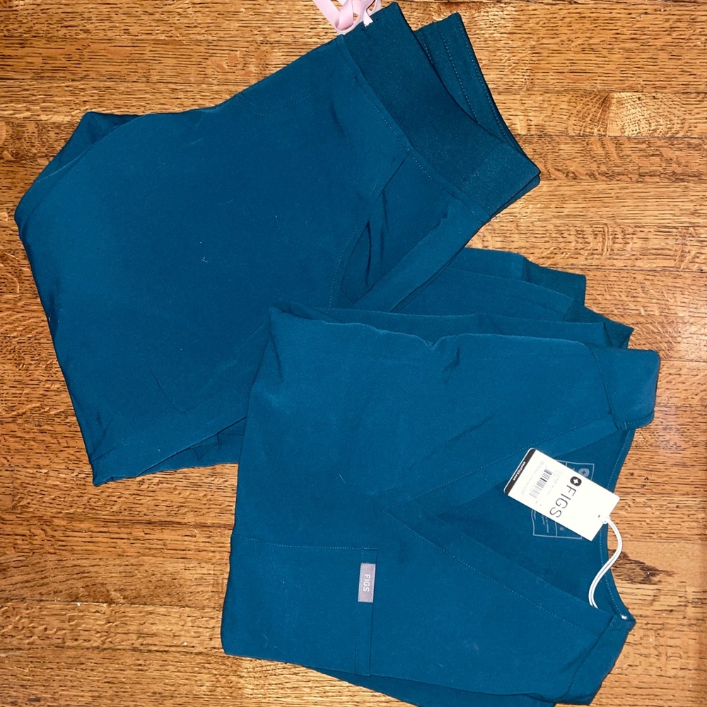 FIGS scrub set Caribbean color, one pocket top and jogger bottoms.